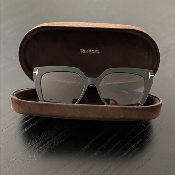 Tom Ford oversized sunglasses with original case. - Picture 2 of 6